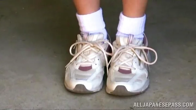 Sweet Asian amateur loves fingering herself