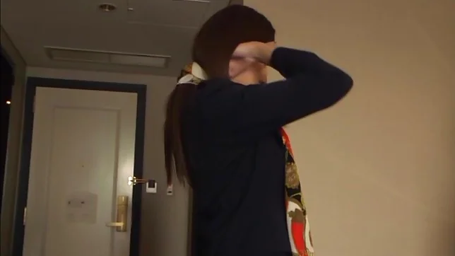 Julia knows how to please several huge dicks 5