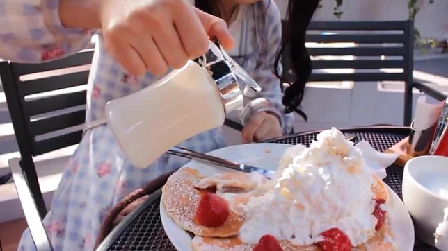 Handjob diva Aya Miyazaki loves the taste of hot cock 4