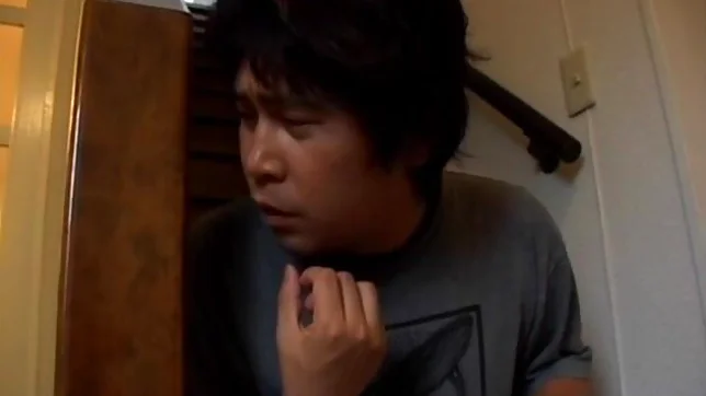 Tight pussy of the teasing schoolgirl Yui Saotome gets some stretching