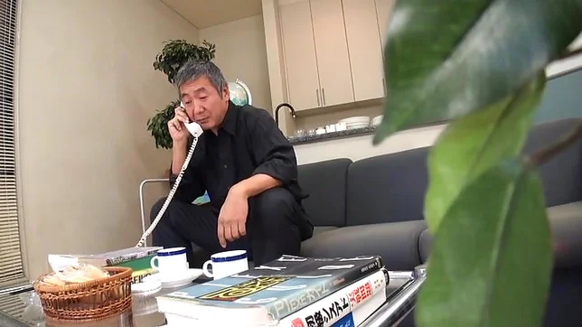 Chika Ameri gets facial after a spicy handjob 2