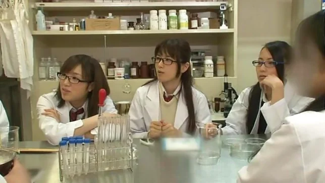 Teen schoolgirl friends in glasses help to jerk him off