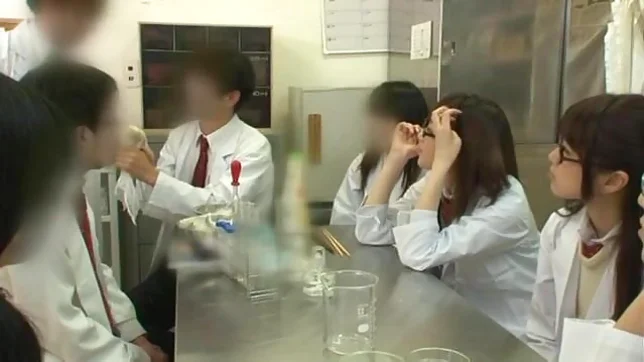Teen schoolgirl friends in glasses help to jerk him off