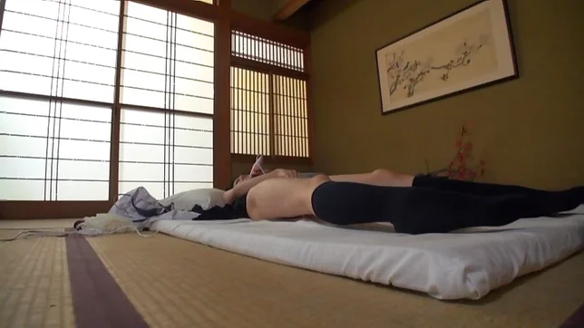 Skinny Japanese schoolgirl Towa Aragaki drills her pussy 5