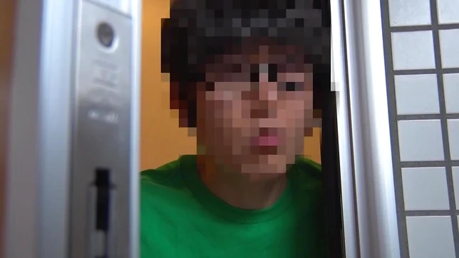 Busty Japanese seductress Naho Hazuki deepthroats a massive guy 2