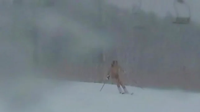 Rin Kawamoto Asian doll is skiing nude