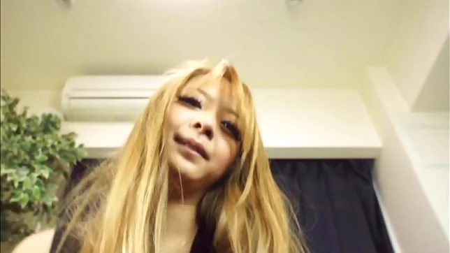 Amateur model loves playing with toys 7