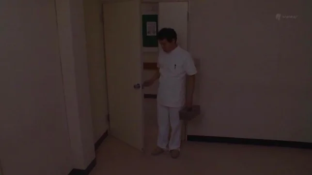 Kinky Asakura Yuu plays with toys in foursome