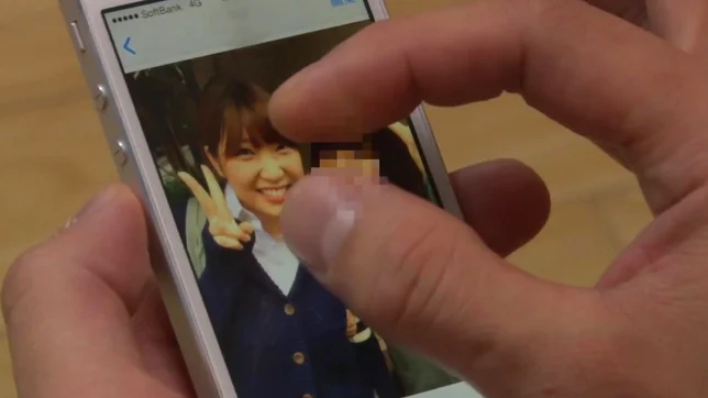 Harsh fuck on the couch with young Asian, Hitomi Inoue 4