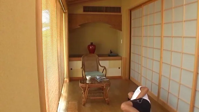 Curvaceous AV girl Shiho Tachibana deepthroats cock