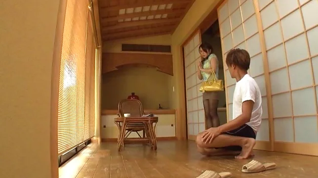 Curvaceous AV girl Shiho Tachibana deepthroats cock