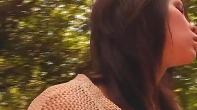 Noa Kirishima Asian model enjoys the outdoors