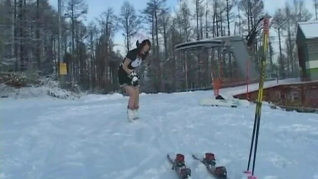 Rin Kawamoto Asian doll is skiing nude 2