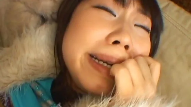 Rin Satomi Beautiful Asian doll shaves her pussy and shows it off 4