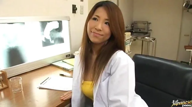 Akira Ichinose is a horny Asian female doctor 2