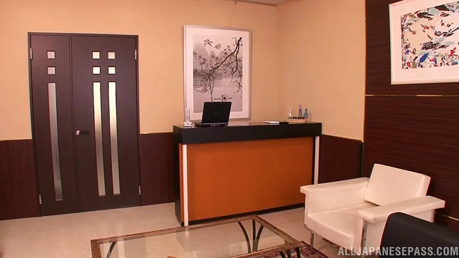 Savoury Asian amateur Akiho Yoshizawa in a kinky sex action 4