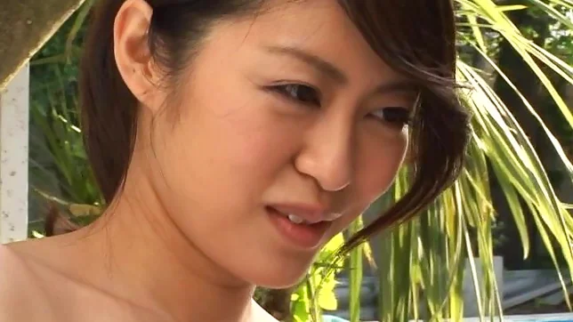 Steaming girl Kaori Otonashi in sexy shorts teased outdoors 6