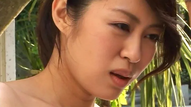 Steaming girl Kaori Otonashi in sexy shorts teased outdoors 6