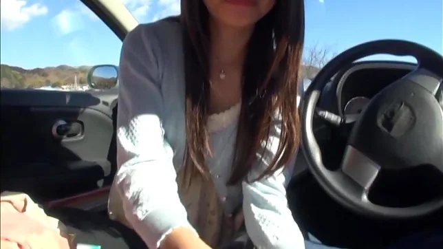 Rio Ogawa gives blowjob in the car for her boyfriend 2