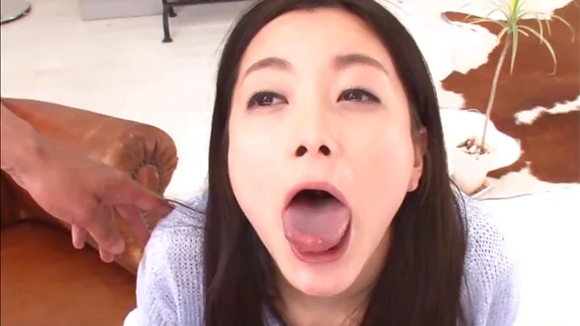 Whizzing vixen has her pussy nailed