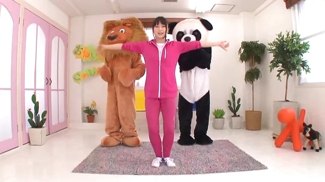 Sexy amateur teen Nozomi Hazuki posing on cam and dancing 2