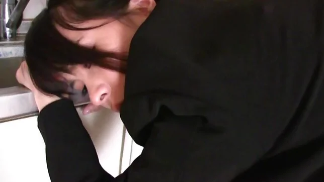 Superb Japanese model nailed in staggering hardcore 2