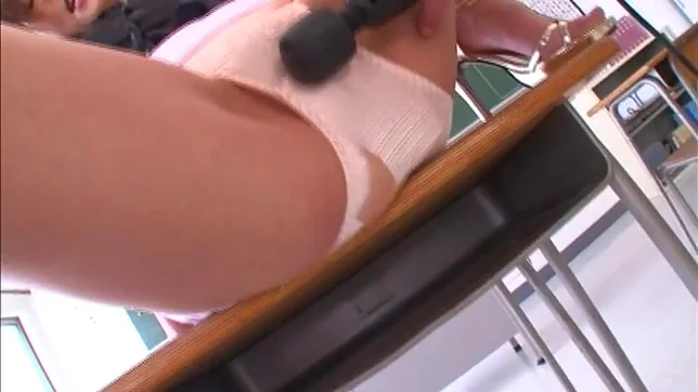 Sexy Asian teacher Yuna Shiina classroom masturbation 4